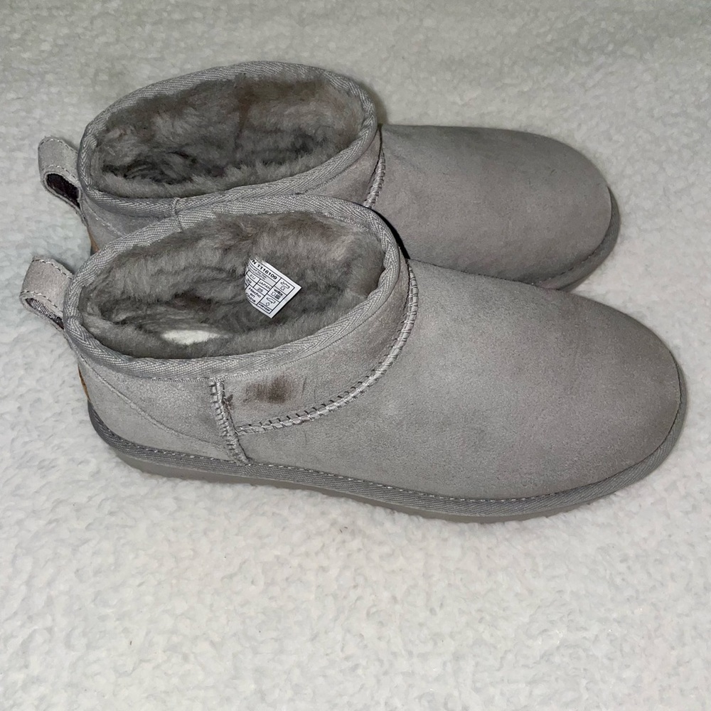 Ugg Ultra Mini GOAT